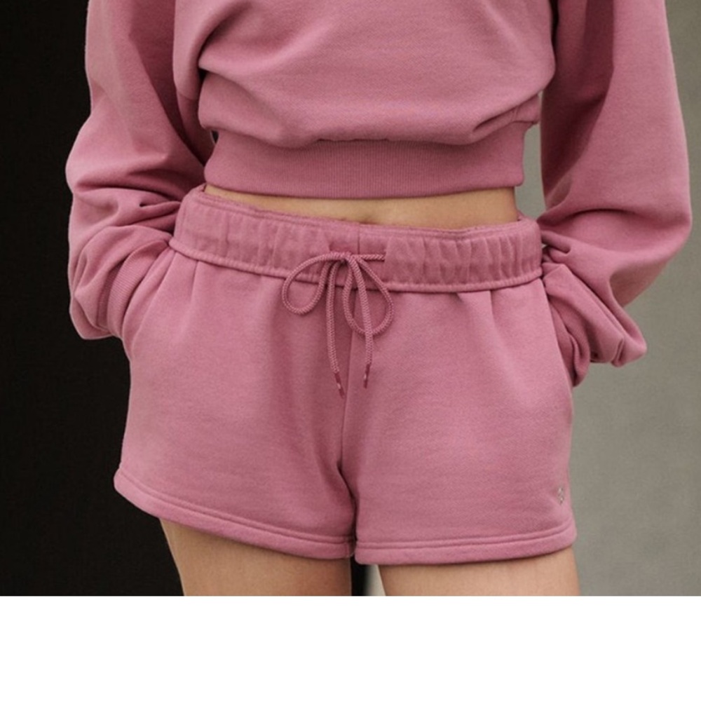 Alo Yoga Accolade Shorts - pink wild rose - xxs
